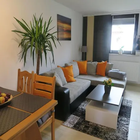 Beautiful In Robertsdorf With Garden Apartman *