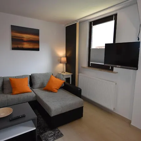 Beautiful In Robertsdorf With Garden