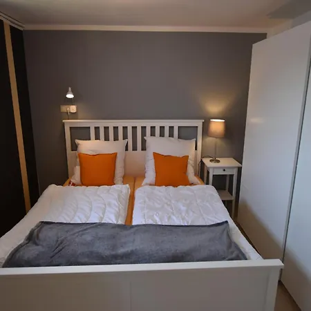 Apartman Beautiful In Robertsdorf With Garden