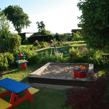 Apartamento Beautiful In Robertsdorf With Garden Blowatz