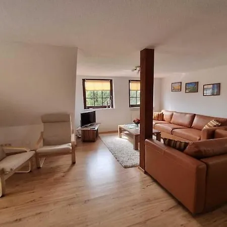 Beautiful In Robertsdorf With Garden Apartman