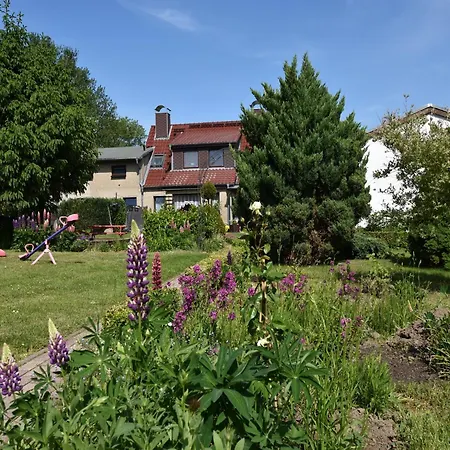 Beautiful In Robertsdorf With Garden Apartamento Blowatz