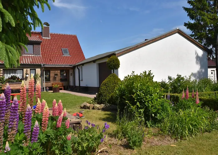 Beautiful In Robertsdorf With Garden *