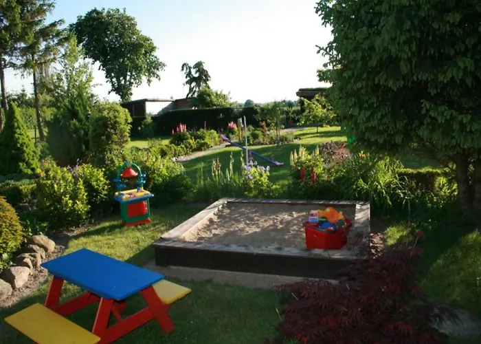 Beautiful In Robertsdorf With Garden